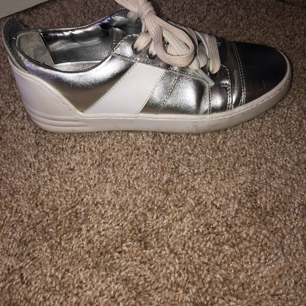 Marc fisher sneakers